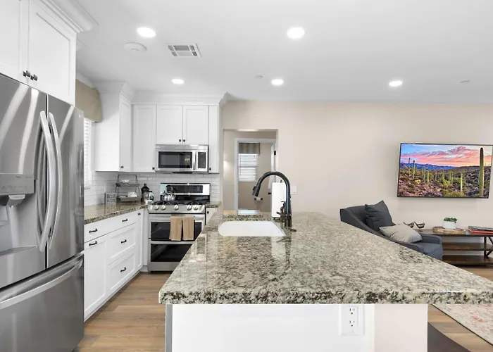 Old Town Oasis - 3br With Fire Pit *