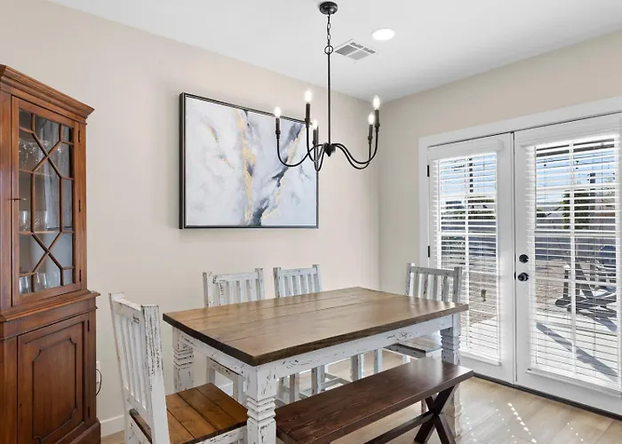 Old Town Oasis - 3br With Fire Pit